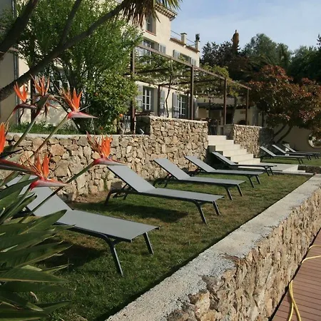 De Charme Vue Et Piscine Chauffee Sur Les Hauteurs De Golf Juan Willa Vallauris